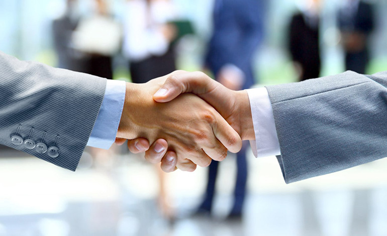 美军“机器狗”装上机械臂，能开门能取样，武器化争议再起